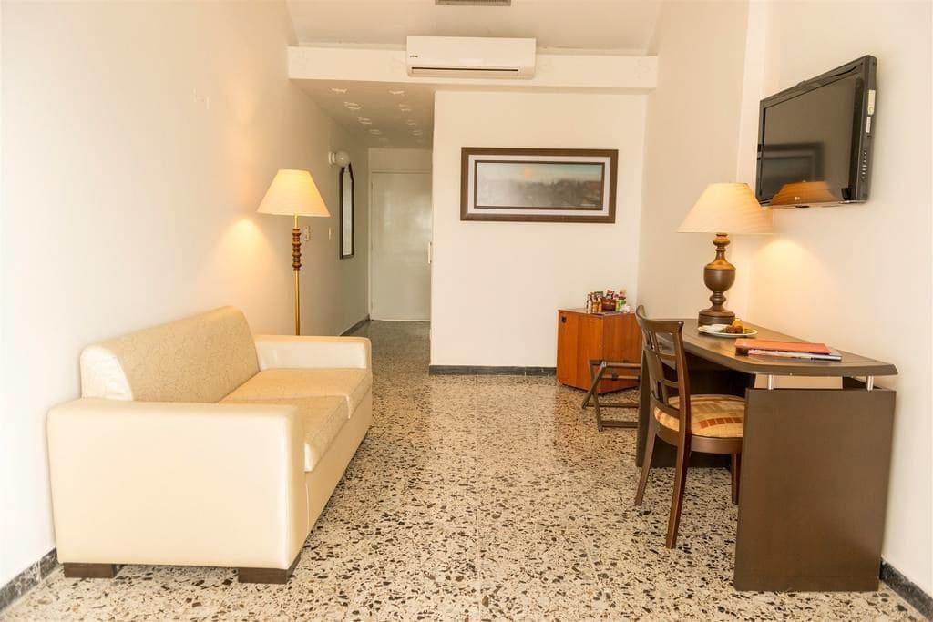 בואנוונטורה Hotel Tequendama Inn Estacion מראה חיצוני תמונה