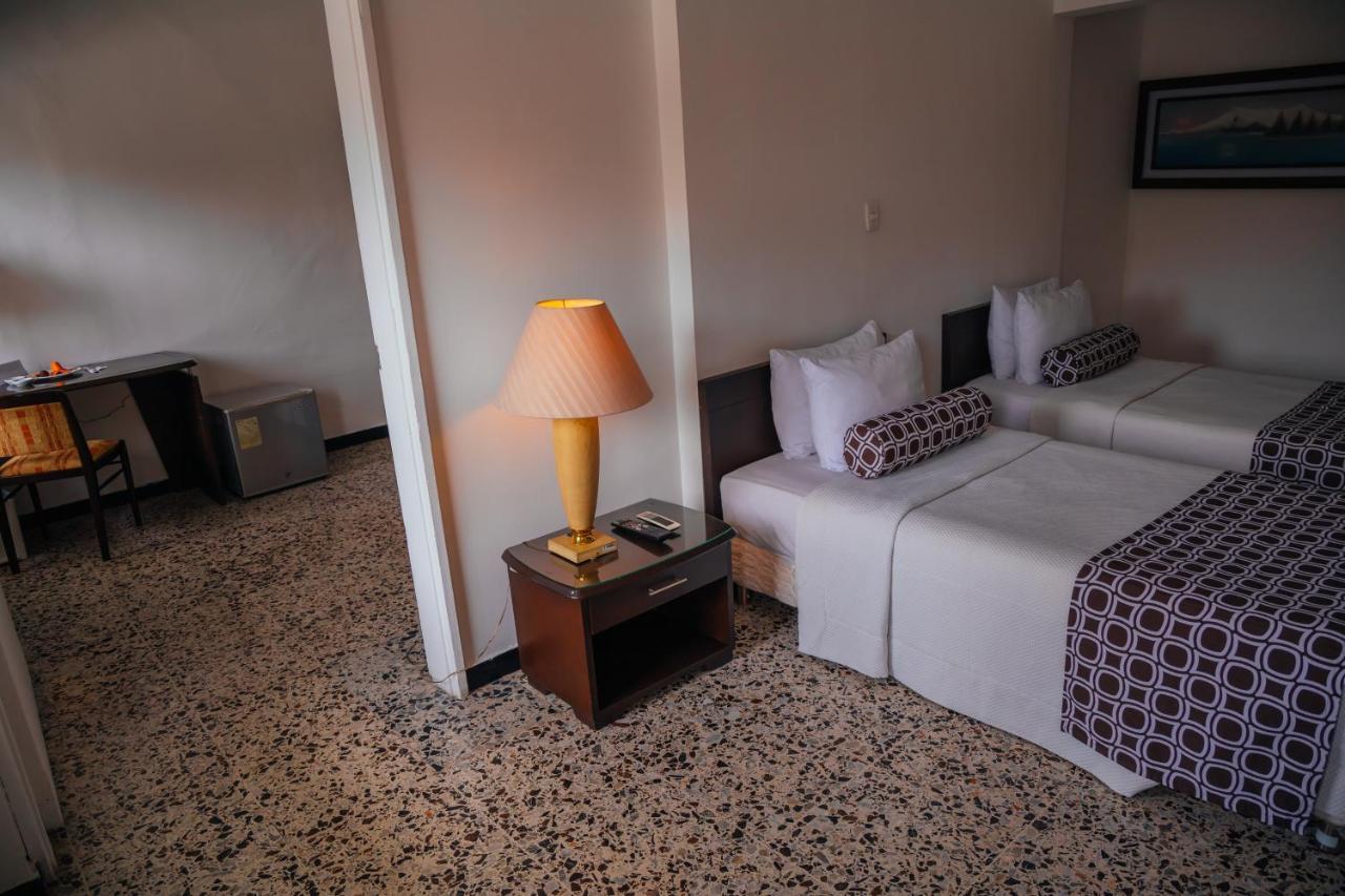 בואנוונטורה Hotel Tequendama Inn Estacion מראה חיצוני תמונה